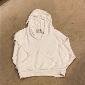 Anthropologie Akemi +Kin Sleeveless sweatshirt s